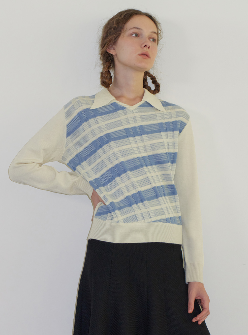 Diagonal stripe collar knit. Cream