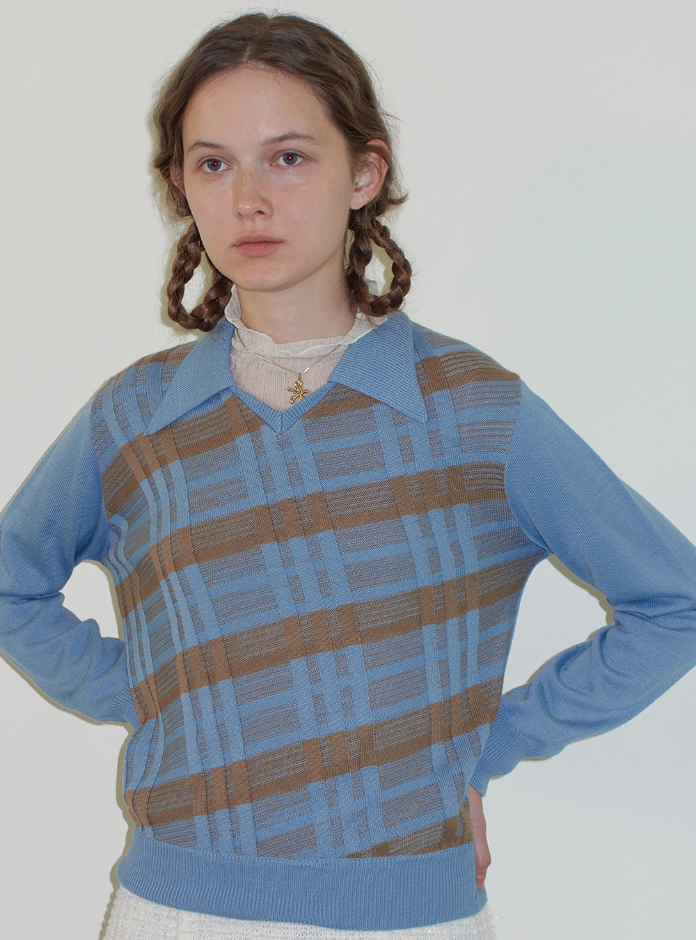 Diagonal stripe collar knit. Sky blue